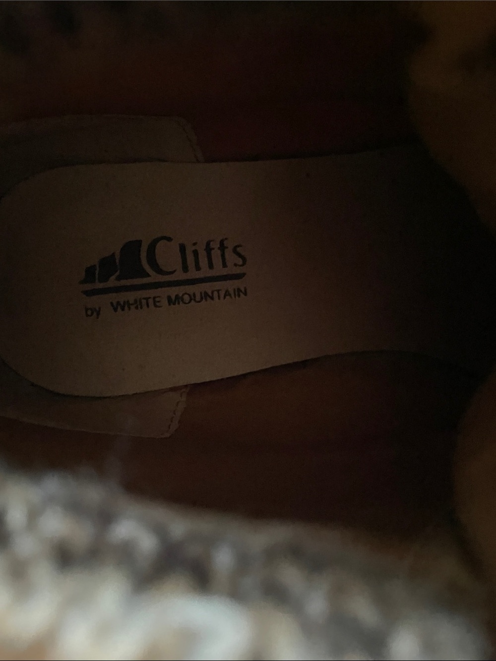 White Mountain Cliffs - Picture 7 of 9